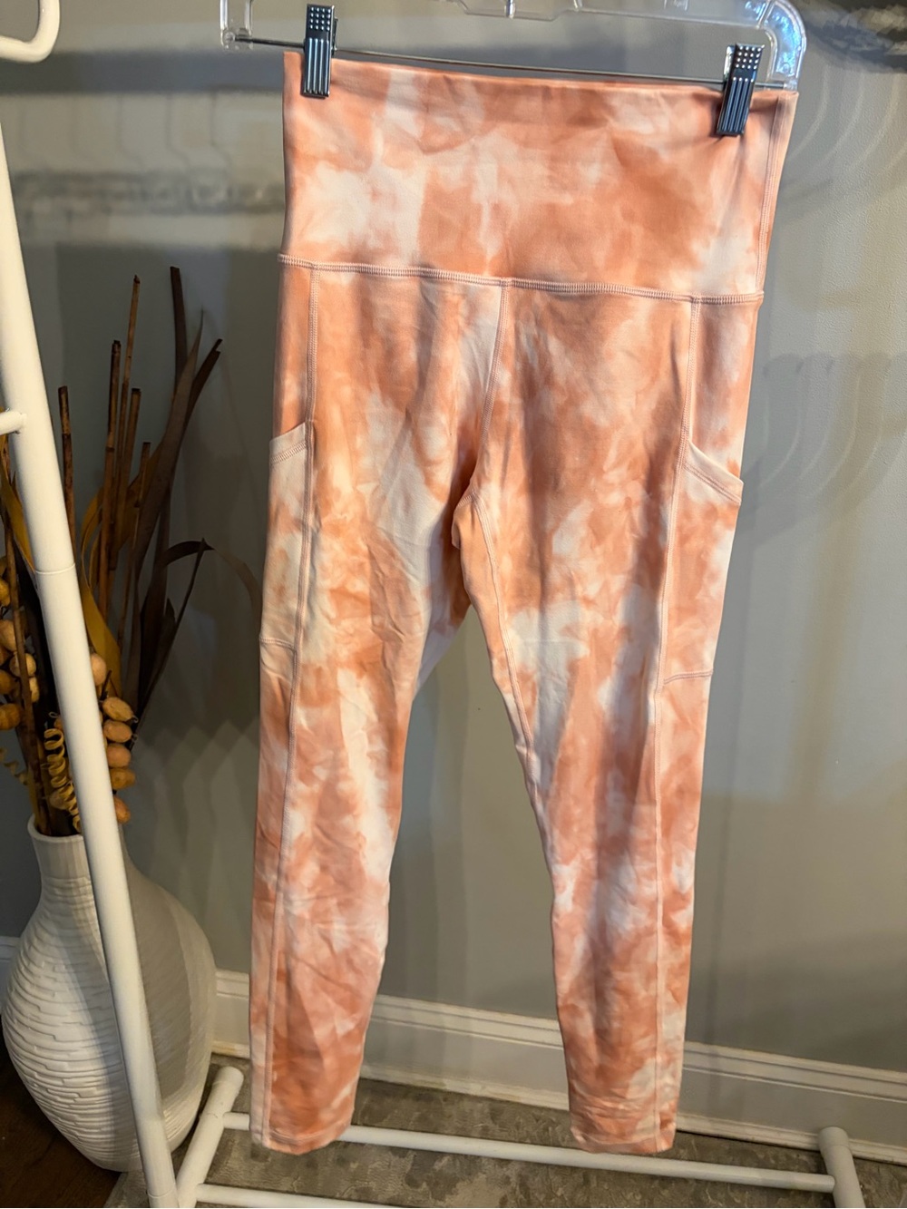aerie offline hugger Peach Tie-Dye High-Rise Leggings with Side Pockets -Med